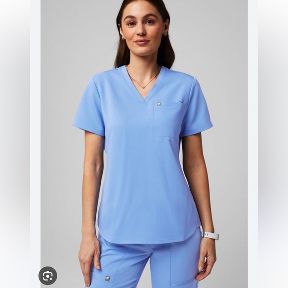 Fabletics scrub set - Picture 2 of 4